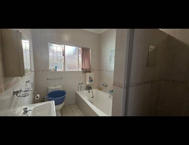 4 BEDROOM HOUSE FOR SALE IN VANDERBIJLPARK SE 2